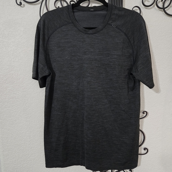 lululemon athletica Other - LULULEMON Metal Vent Tech Tee | M